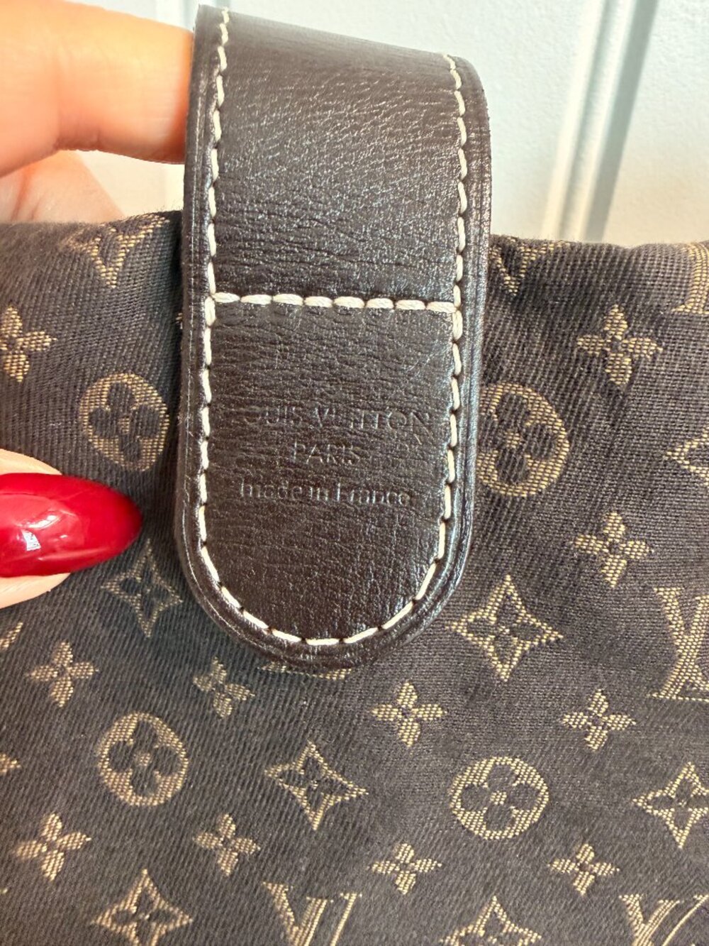 Louis Vuitton Monogram Canvas Shoulder Bag in Dark Brown and Black - Picture 9 of 15